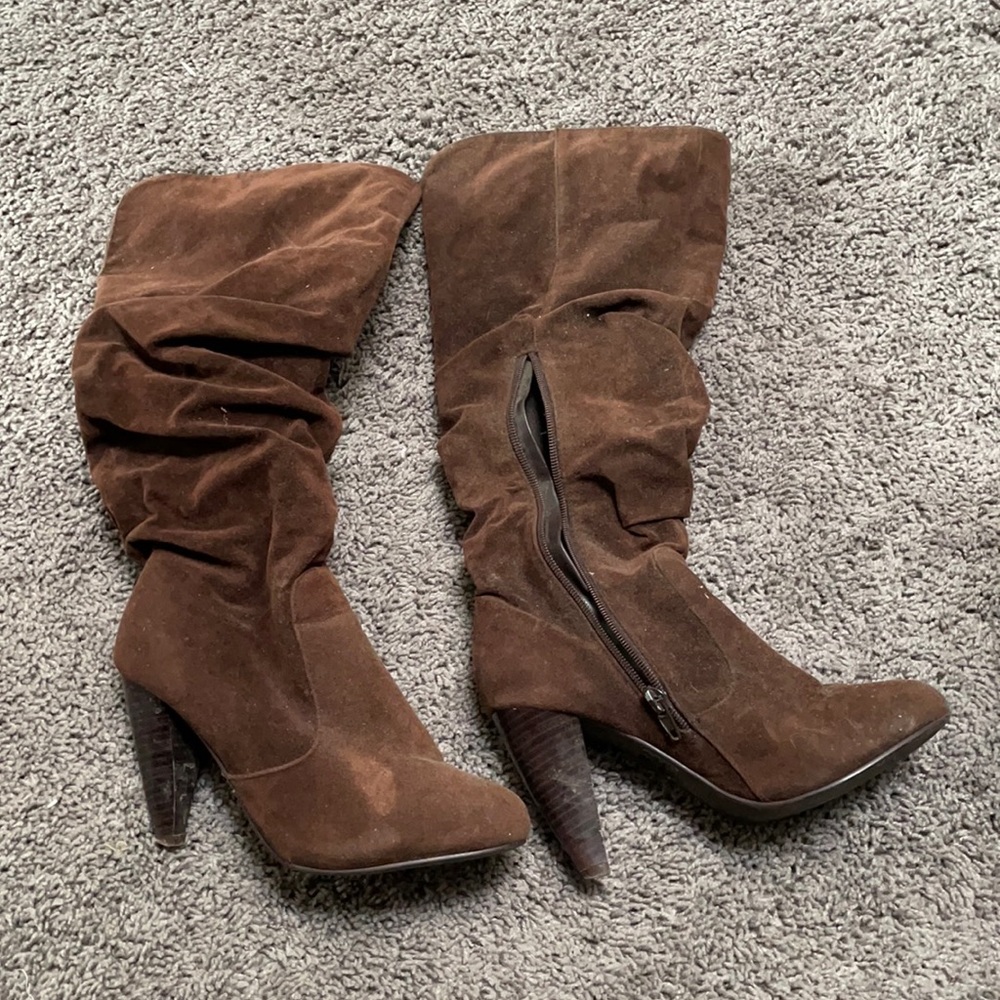 Qupid size 6 brown boots